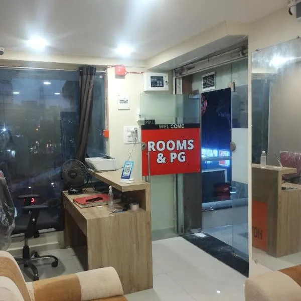 Dormitory & PG Times World Althan，位于苏拉特的酒店