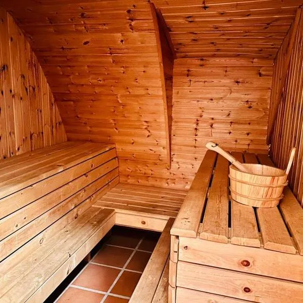 Casa Cradd, Spacious House near Flims，位于Trin的酒店