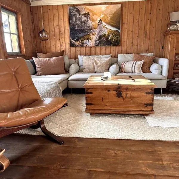 Spacious 3 bedroom Chalet near Flims，位于Trin的酒店