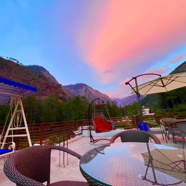 Hotel New Panchali With Mountain view By Winterline, Kasol，位于Dhāra的酒店