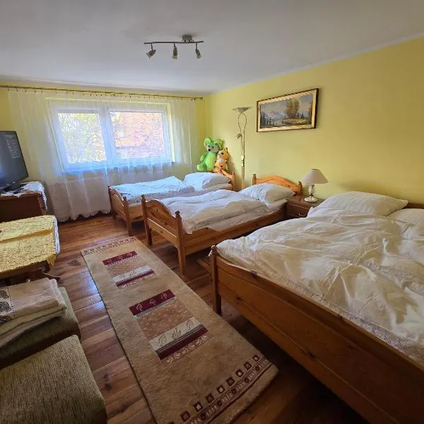 Kawalerka - parking - Moniuszki 20 - 10 min do Plaży，位于斯维诺乌伊希切的酒店