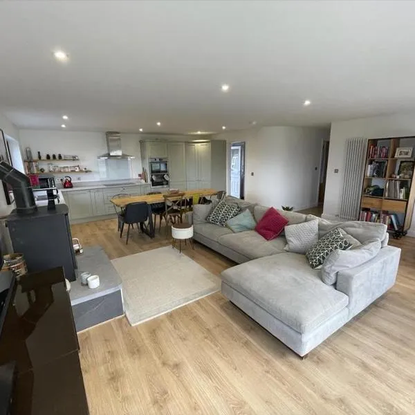 Nan's Place Donegal - New Renovation with stunning Views，位于Lettermacaward的酒店