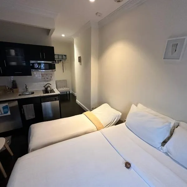 东乡村酒店，位于纽约的酒店