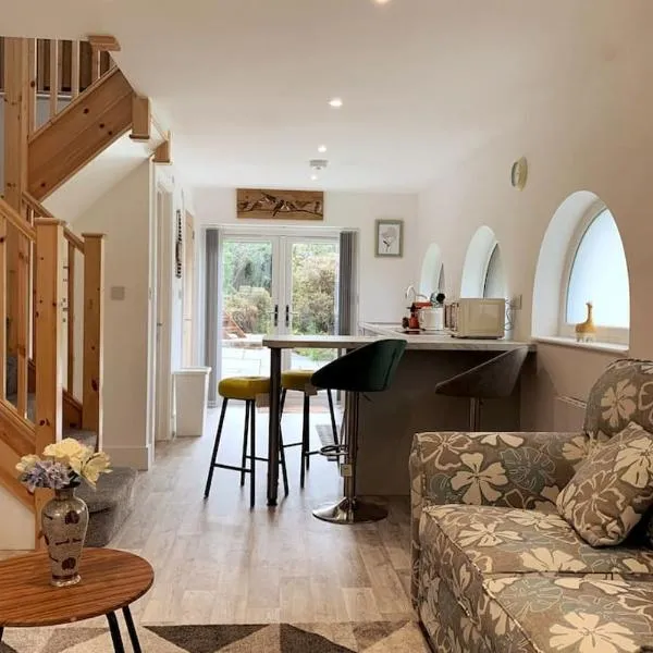 Cosy Countryside Cottage in an Area of Outstanding Natural Beauty,位于Barham的酒店