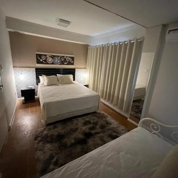 SUITE 12 em POUSADA CRISTAIS DO VALE para Casal e 2 CRIANÇAS，位于特奥菲卢奥托尼的酒店