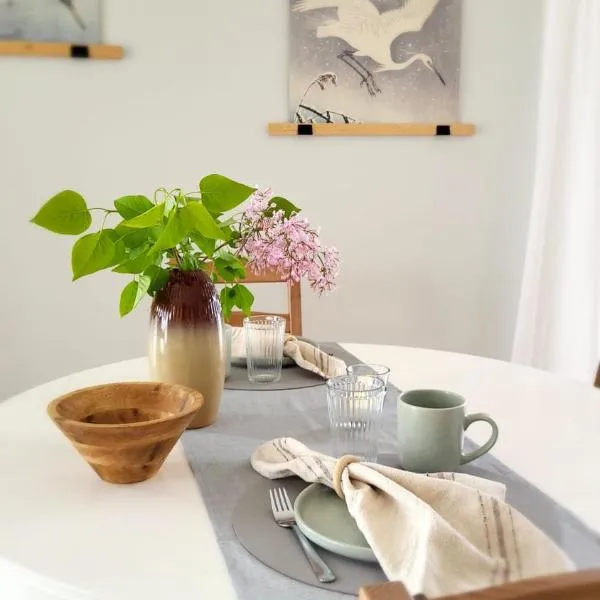 Unterkunft am Vogelpark Marlow - die grüne 12 FERIENHAUS，位于马尔洛的酒店