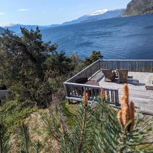 Hardangerfjord view 2，位于Folkedal的酒店