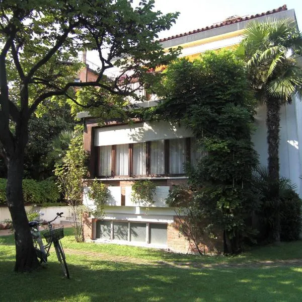 卡斯特拉尼住宿加早餐旅馆，位于威尼斯丽都的酒店
