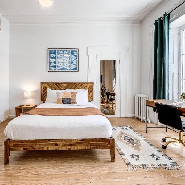 North House - Hôtel Automatisé Manoir des Remparts，位于魁北克市的酒店
