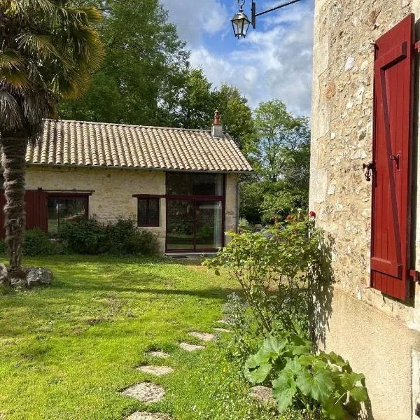 Au cœur du jardin，位于Souvigné的酒店
