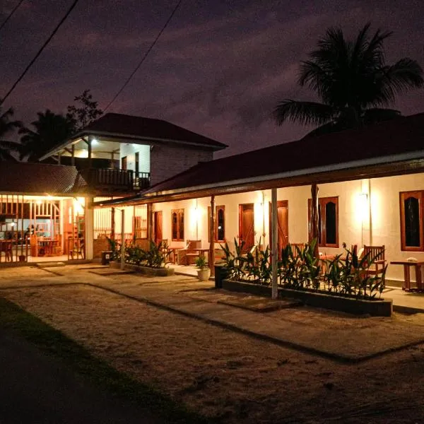 Suzi Beach House Mentawai，位于Tuapejat的酒店