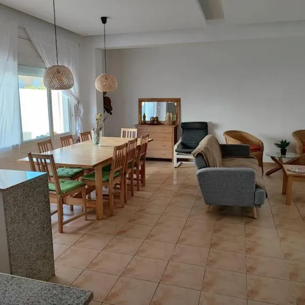 Apartamento grande Bambú, Cala Montgó，位于莱斯卡拉的酒店