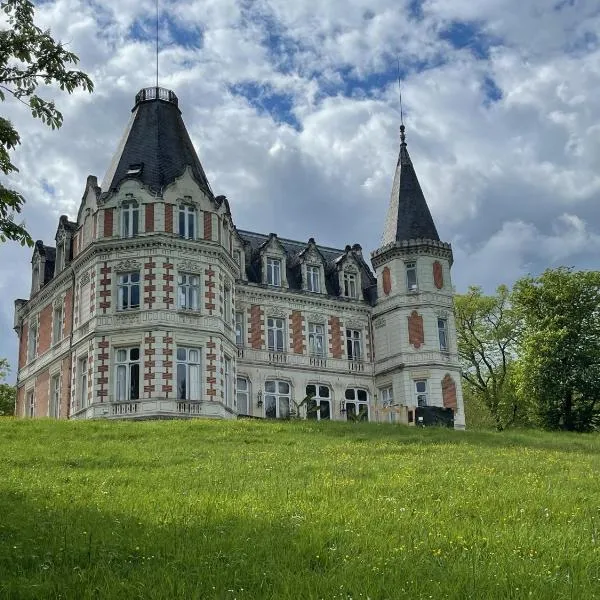 Château De L'aubrière - Teritoria，位于Rouziers-de-Touraine的酒店