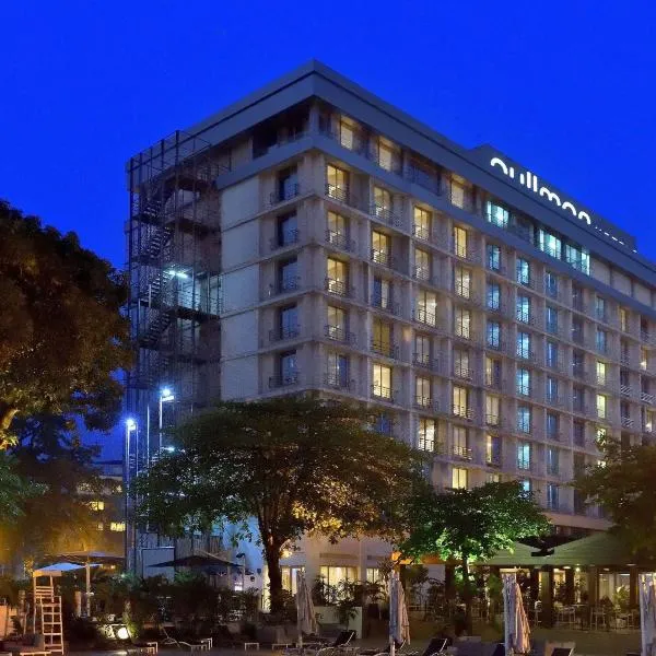 金沙萨格兰德铂尔曼酒店，位于Binza的酒店