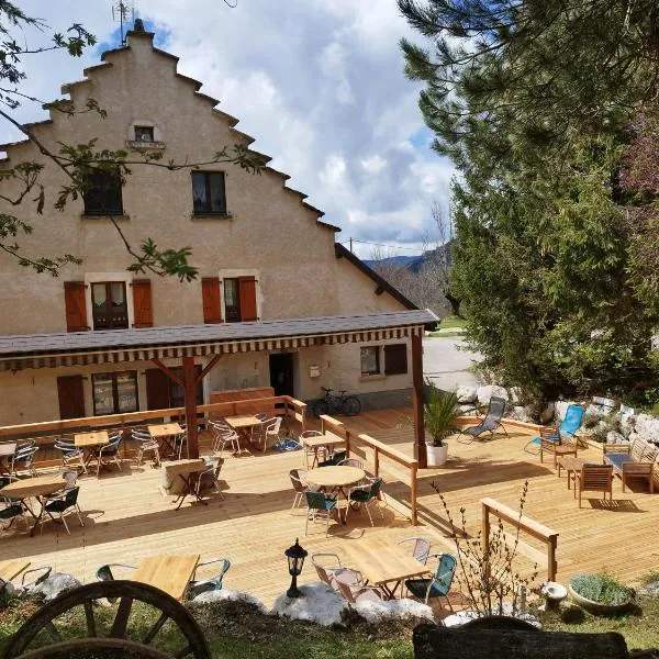 Auberge des Montauds，位于Saint-Julien-en-Vercors的酒店