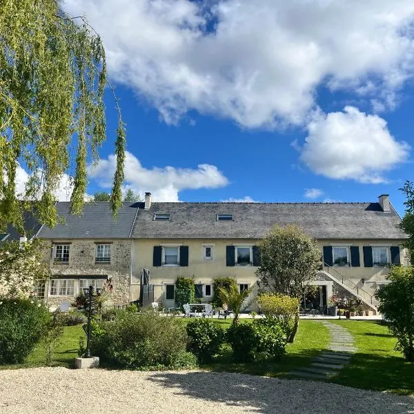 La Naomath - Maison d'hôtes, Hébergement insolite & Gîte，位于Caumont-lʼÉventé的酒店