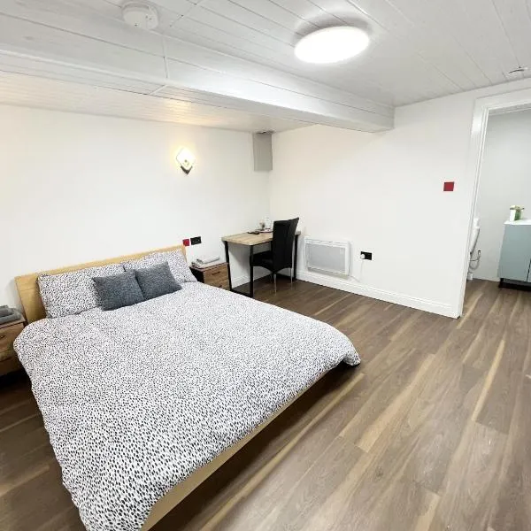 Welsh Holiday Accommodation - Modern Living，位于彭布罗克码头的酒店
