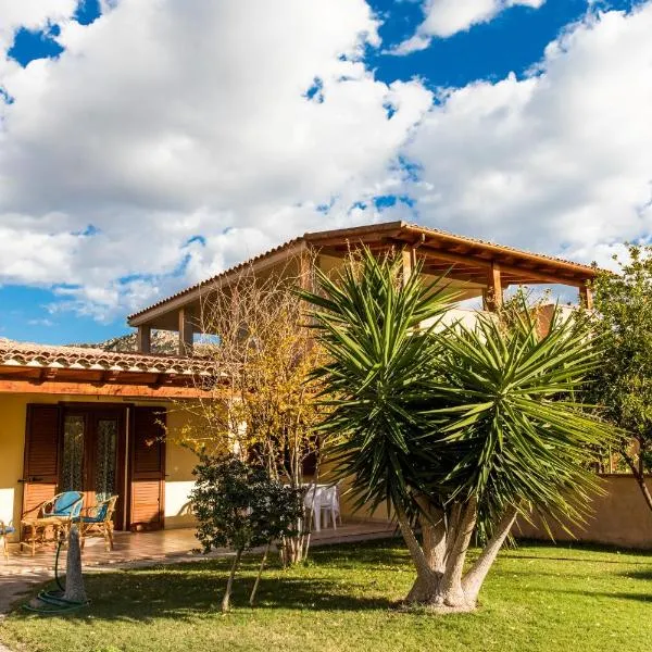 BeLocations - Le Casette di Solanas，位于索拉纳斯的酒店