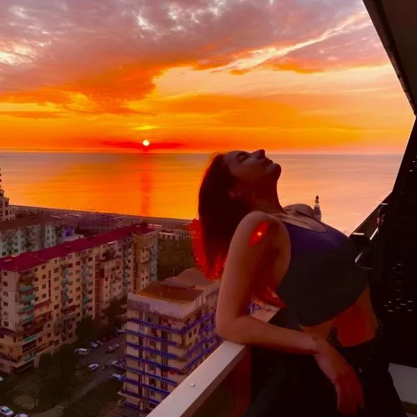 Orbi City apartment with sea view，位于巴统的酒店