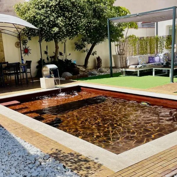 Villa Paradise, urban oasis by -Toprentalsbarcelona-，位于埃斯普卢加·德·隆布雷格的酒店