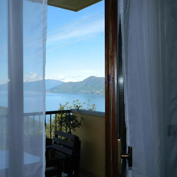 Lago Maggiore holiday house, lake view, Vignone，位于Dumenza的酒店