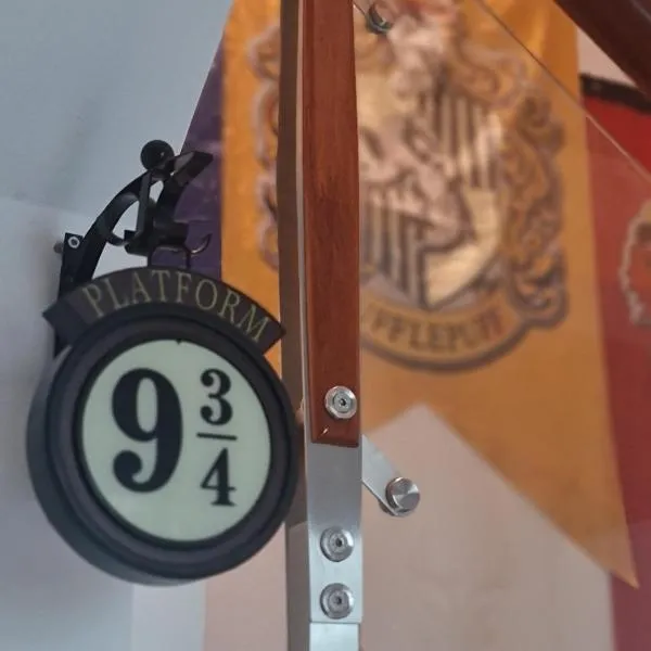 The Hidden HogWarts - Nearly Bùi Viện Walking street，位于胡志明市的酒店