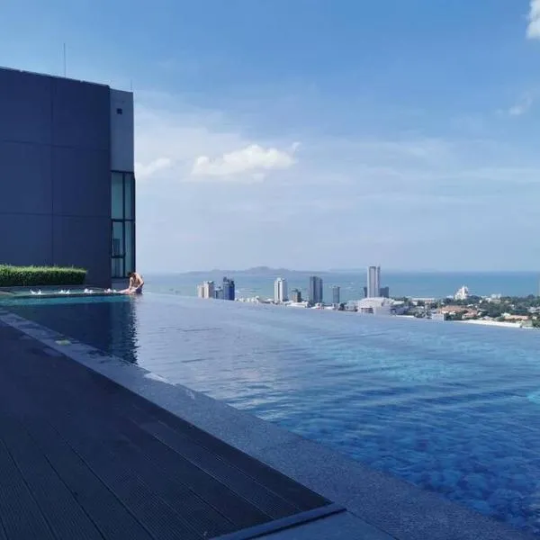 Infinity Pool at Pattaya Posh，位于北芭堤雅的酒店