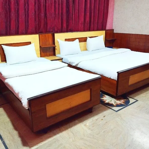 Karachi Motel Guest House，位于Goth Abdul Rahmān的酒店