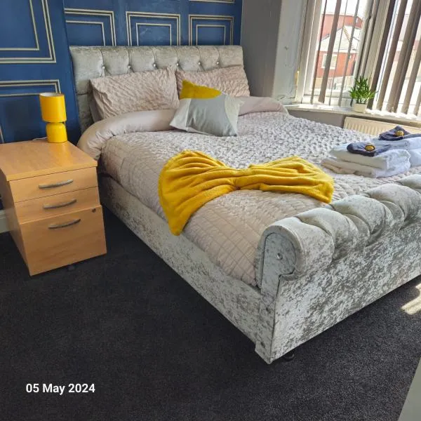 Aldwych house, For Holidays, Contractors & Relocation, Free Parking & Wi-Fi，位于普雷斯顿的酒店