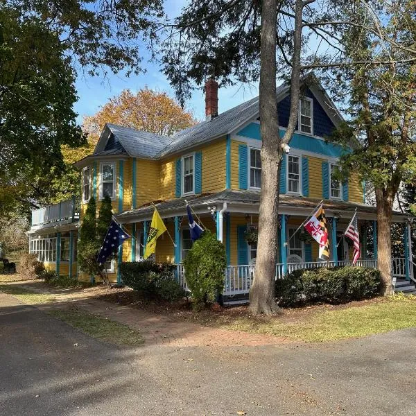 Inn on Fox Meadow - Spacious Victorian Inn，位于盖瑟斯堡的酒店