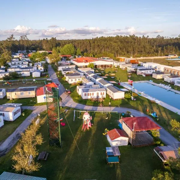 Bungalows Land'shause，位于Paredes da Vitória的酒店