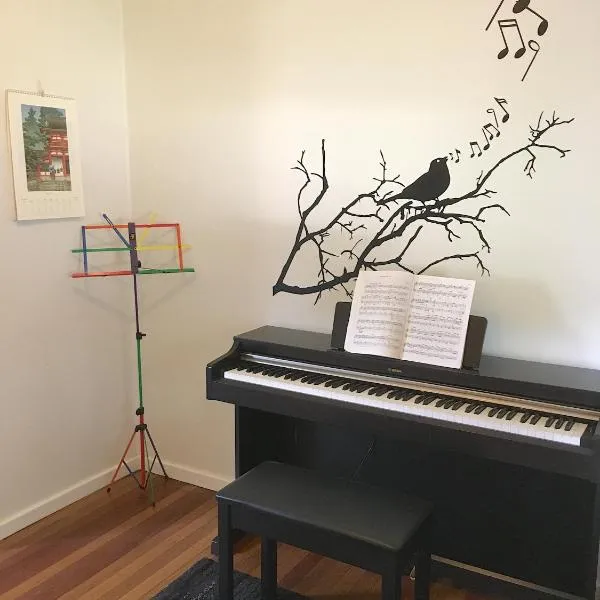 Cottage with Piano, Books & Games in the Hunter，位于辛格尔顿的酒店