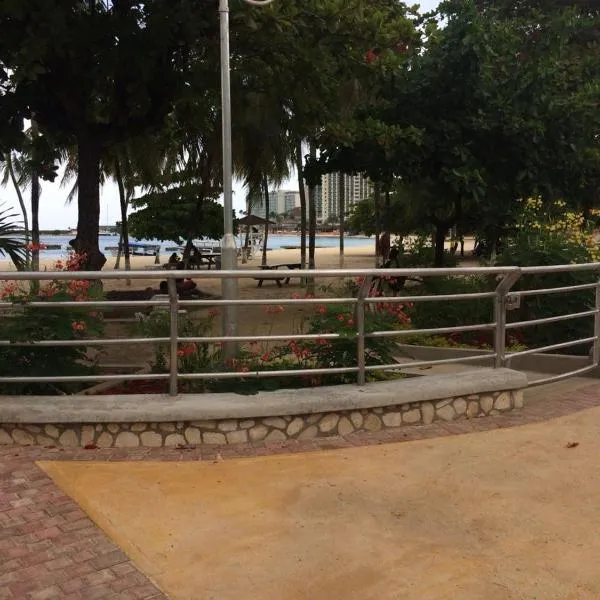 Sandcastle apartments E9，位于欧丘里欧的酒店