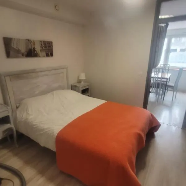 charmant appartement，位于Charency-Vezin的酒店