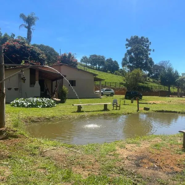 Casa de Campo Pé da Serra - Sitio em Campos Novos de Cunha，位于库尼亚的酒店