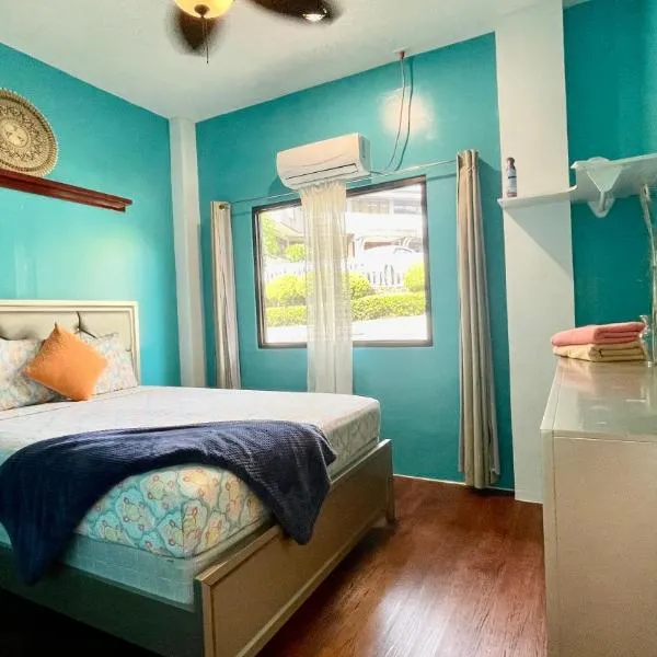 Ngermid Oasis - Vibrant 2 BD/1 BA Duplex,位于Ngermid的酒店