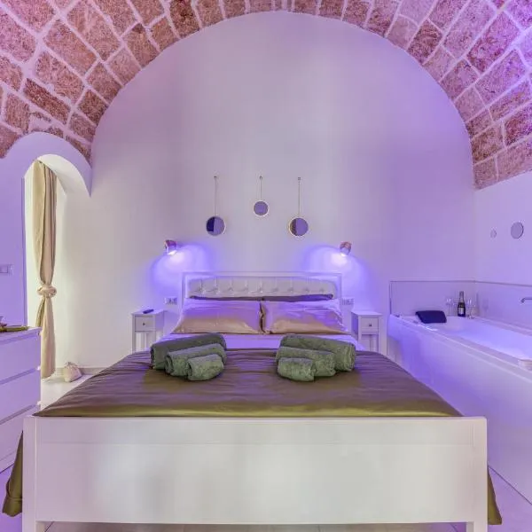 Andrea's luxury home climatizzata con vasca idromassaggio nel centro storico，位于普雷西切的酒店