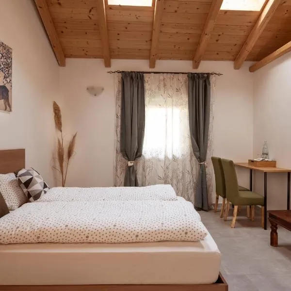 Casa il Grappolo，位于Momo的酒店