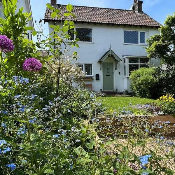 Charming Hedgehog Cottage with EV charger，位于马特洛克的酒店