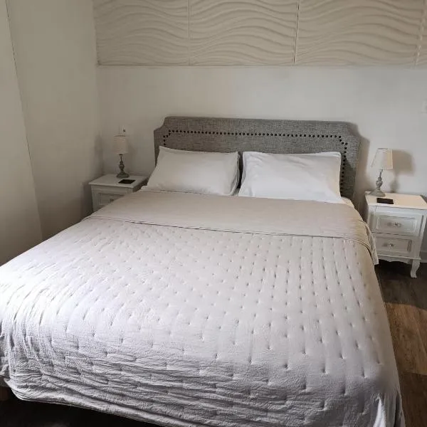 La Capitelle , Chambre double indépendante avec piscine，位于Deaux的酒店