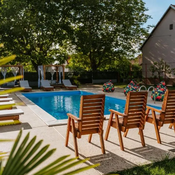 B&B LUX Pavlovci，位于Pavlovci的酒店