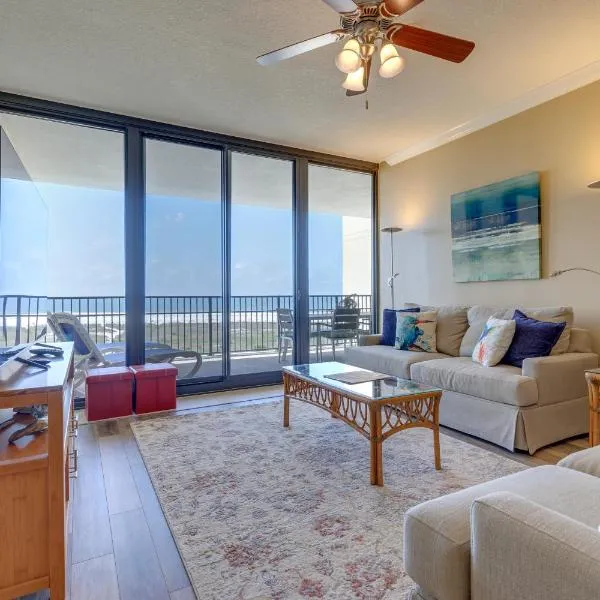 Beachfront Dauphin Island Condo with 2 Pools and Sauna，位于多芬岛的酒店