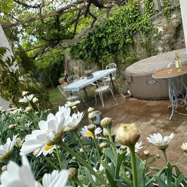 Villino Sole di Toscana con terrazza panoramica e giardino，位于切奇纳谷新堡的酒店