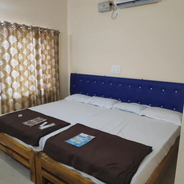 Redkar Rooms Gokarna Beach front AC And Non AC Rooms，位于Gokarn的酒店