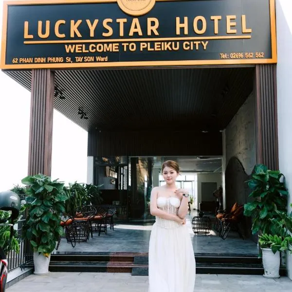 LuckyStar Hotel，位于Plei Ja Bruk Rơngol的酒店