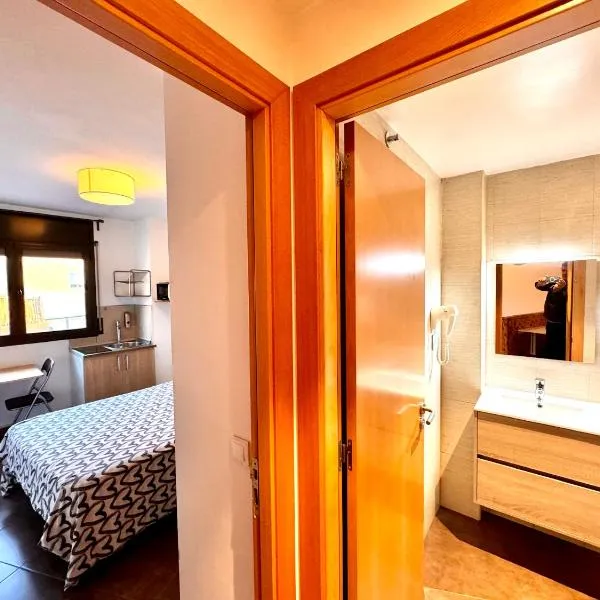 MT Nuevos Apartamentos y Suites con baño privado，位于马塔罗的酒店