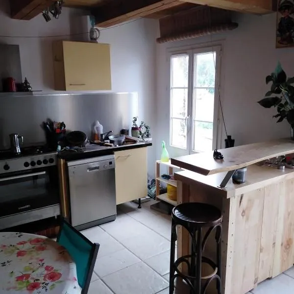 maison de village, a la semaine min, bord de mer，位于Les Sables Vignier的酒店