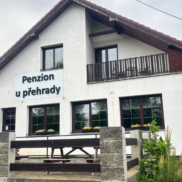 Penzion u přehrady，位于Davle的酒店