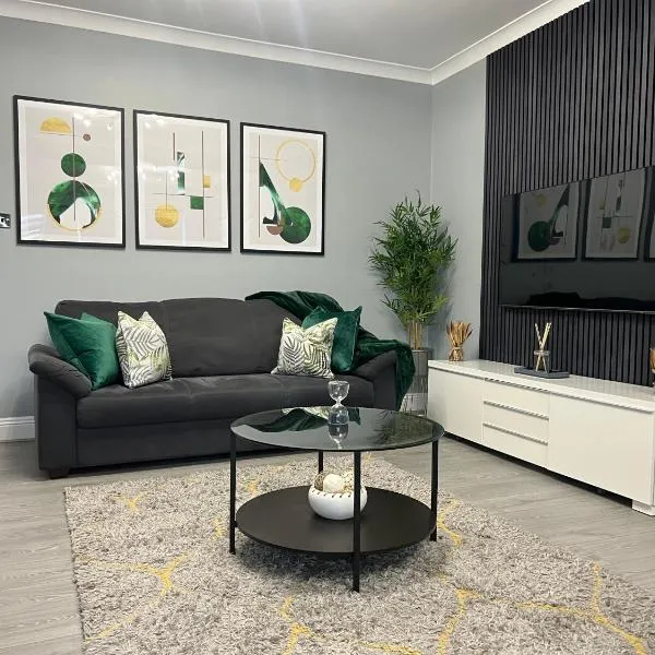 Luxury Home in Greater London - Rainham，位于雷纳姆的酒店