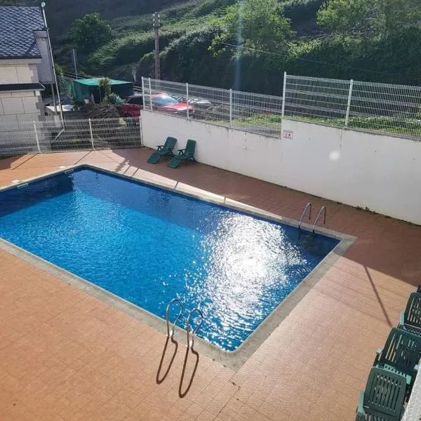 Piso céntrico en Viveiro con aparcamiento，位于比韦罗的酒店